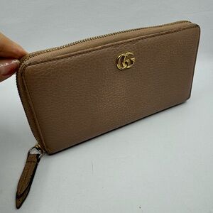 Gucci Zip-Around Taupe Wallet 20584